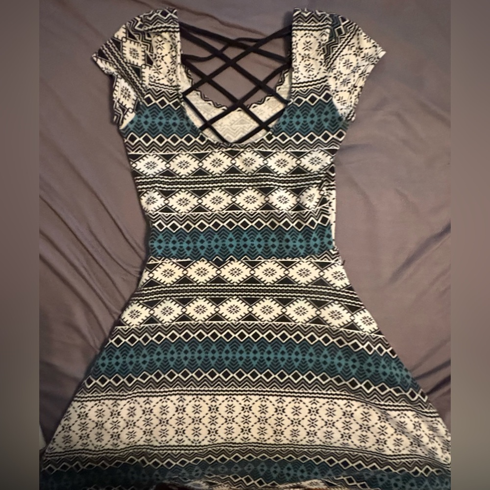 Charlotte Russe Cozy Stretchy Dress for Summer - Picture 2 of 3